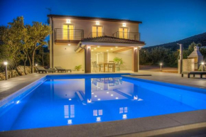 New Luxury Villa with heated Pool, Marina-Trogir